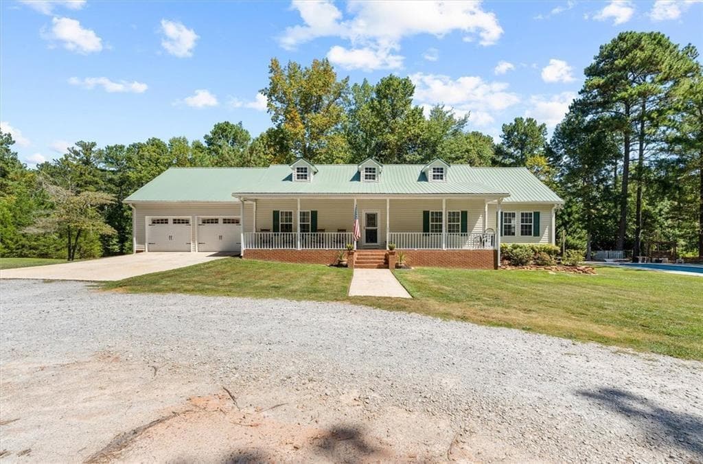 4 bedroom, 3 bathroom, 2,570 sq ft single family residence for sale at 51 Moon Road, Waco, GA 30182 — photo 6