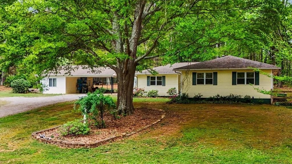 3 bedroom, 2 bathroom, 1,779 sq ft single family residence for sale at 1361 Villa Rica Road, Powder Springs, GA 30127 — photo 1 of 43