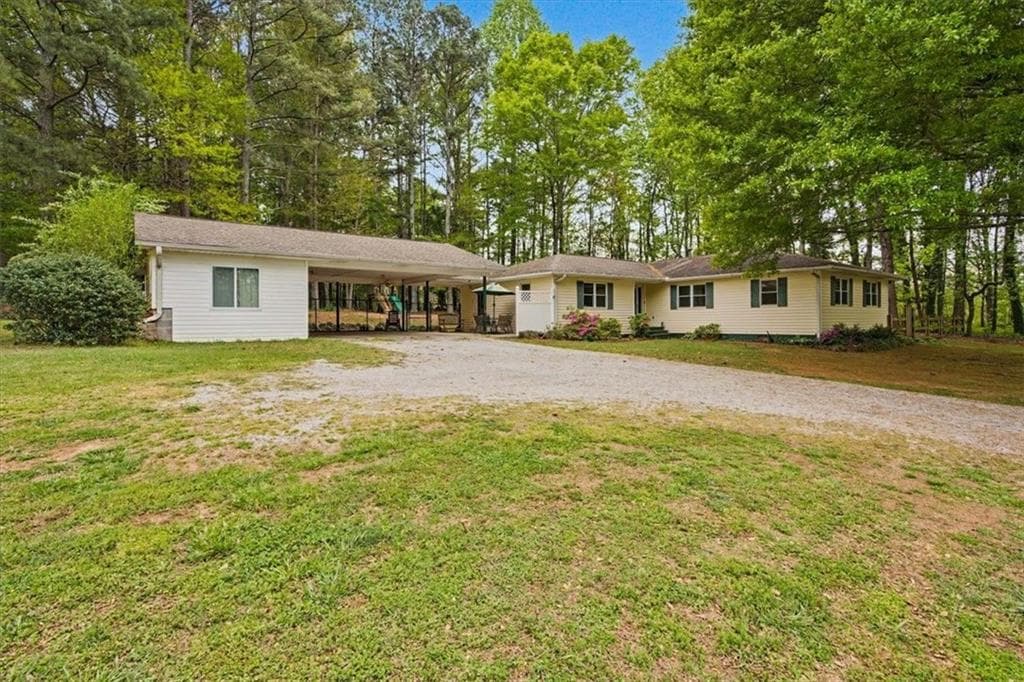 3 bedroom, 2 bathroom, 1,779 sq ft single family residence for sale at 1361 Villa Rica Road, Powder Springs, GA 30127 — photo 3