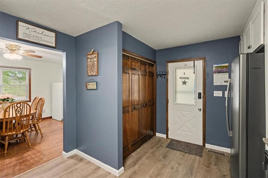 3 bedroom, 2 bathroom, 1,779 sq ft single family residence for sale at 1361 Villa Rica Road, Powder Springs, GA 30127 — photo 5