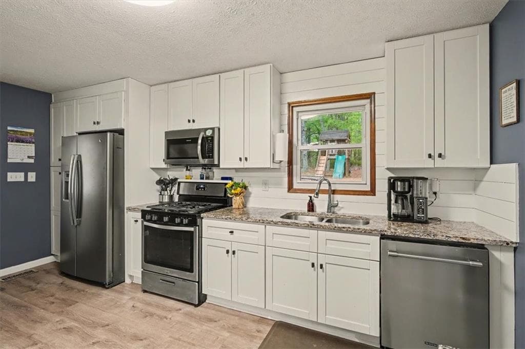 3 bedroom, 2 bathroom, 1,779 sq ft single family residence for sale at 1361 Villa Rica Road, Powder Springs, GA 30127 — photo 7