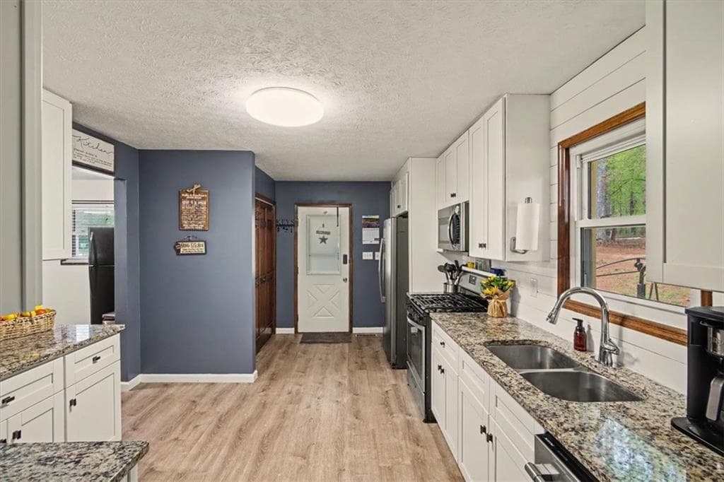 3 bedroom, 2 bathroom, 1,779 sq ft single family residence for sale at 1361 Villa Rica Road, Powder Springs, GA 30127 — photo 8