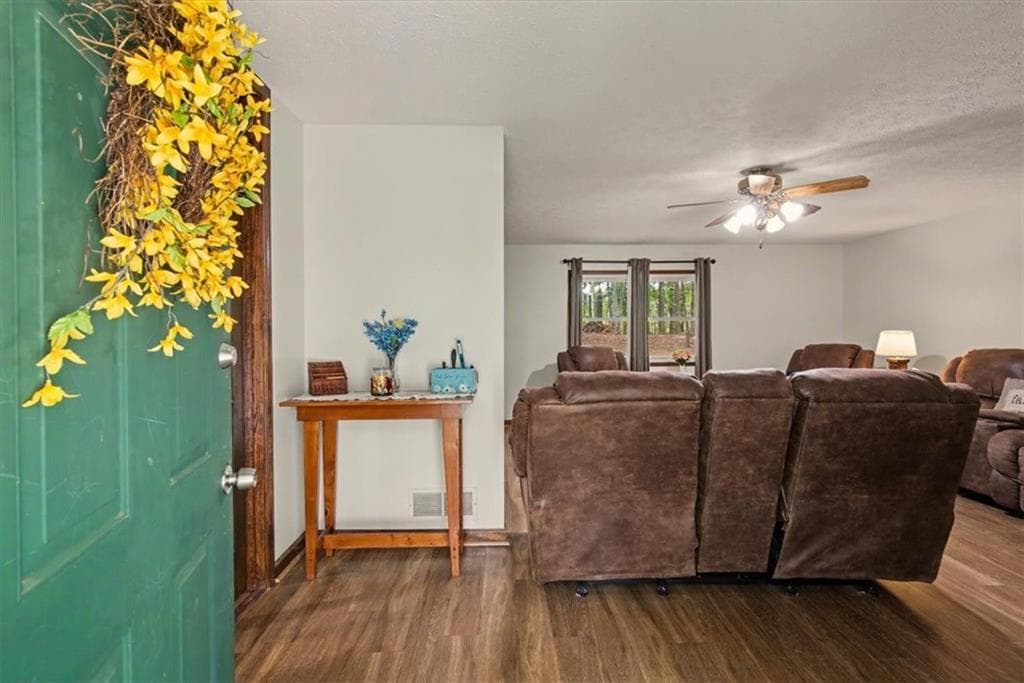 3 bedroom, 2 bathroom, 1,779 sq ft single family residence for sale at 1361 Villa Rica Road, Powder Springs, GA 30127 — photo 10