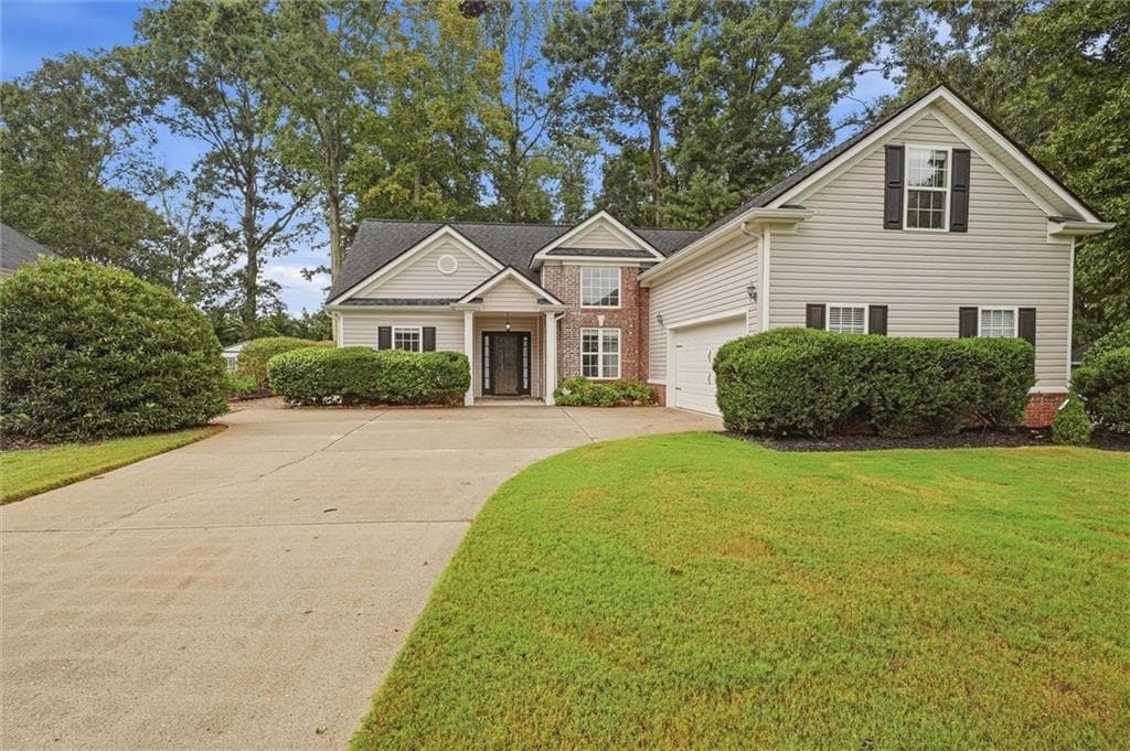 3 bedroom, 2 bathroom, 1,921 sq ft single family residence for sale at 4483 Enfield Drive, Gainesville, GA 30506 — photo 2