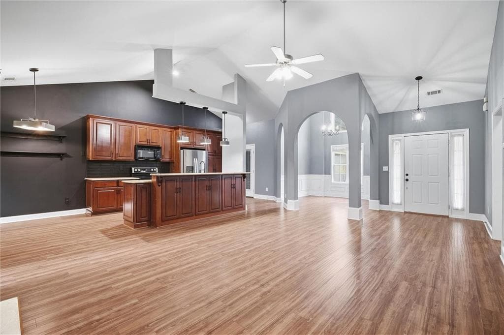 3 bedroom, 2 bathroom, 1,921 sq ft single family residence for sale at 4483 Enfield Drive, Gainesville, GA 30506 — photo 6