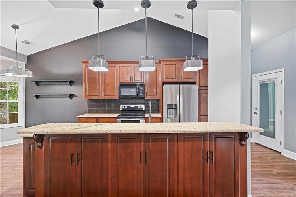3 bedroom, 2 bathroom, 1,921 sq ft single family residence for sale at 4483 Enfield Drive, Gainesville, GA 30506 — photo 7