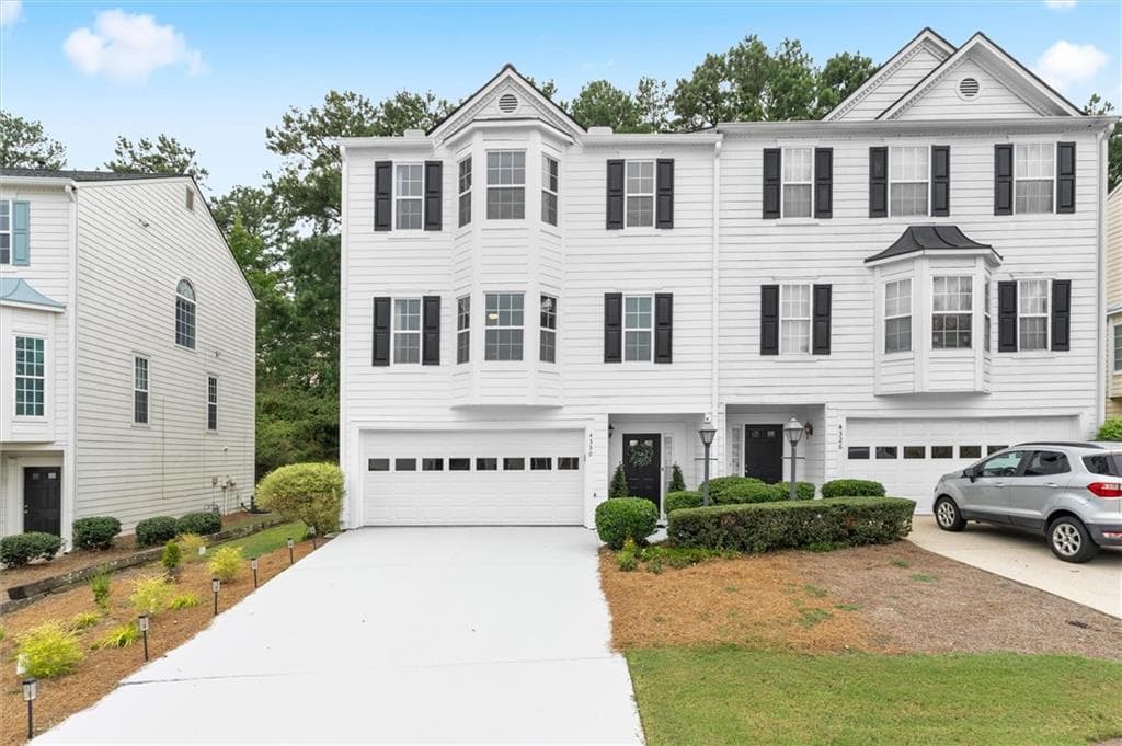 2 bedroom, 2 bathroom, 1,492 sq ft townhouse for sale at 4330 Thorngate Lane, Acworth, GA 30101 — photo 2