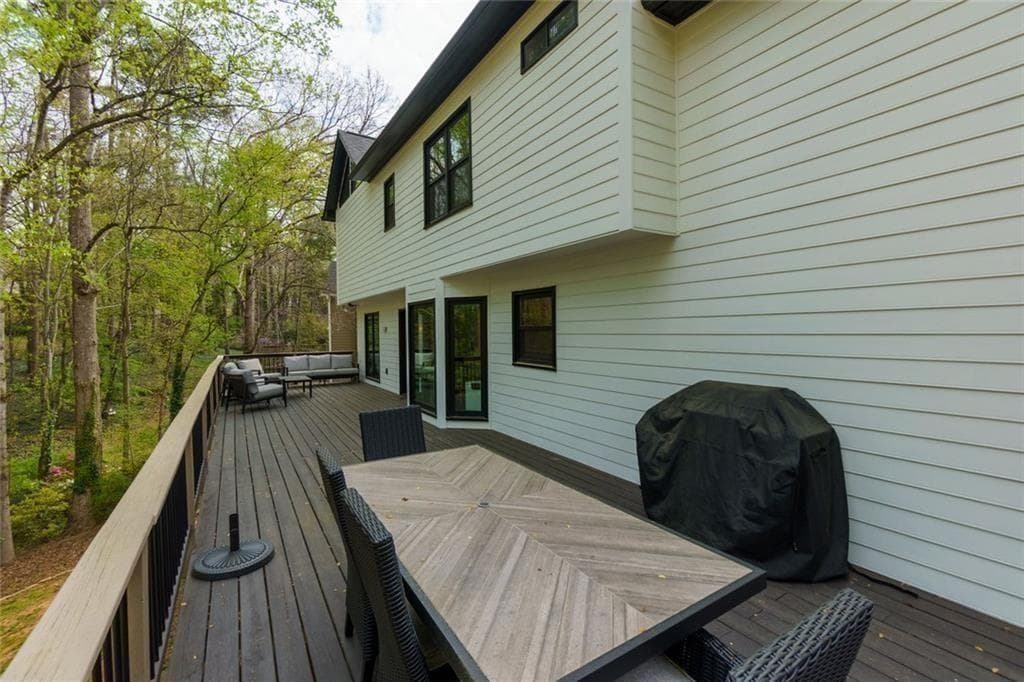 5 bedroom, 4 bathroom, 4,020 sq ft single family residence for sale at 1515 Oakmoor Place, Marietta, GA 30062 — photo 5