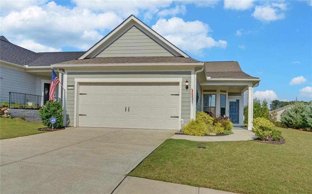 3 bedroom, 2 bathroom, 1,444 sq ft single family residence for sale at 5724 Grapewood Street, Hoschton, GA 30548 — photo 2