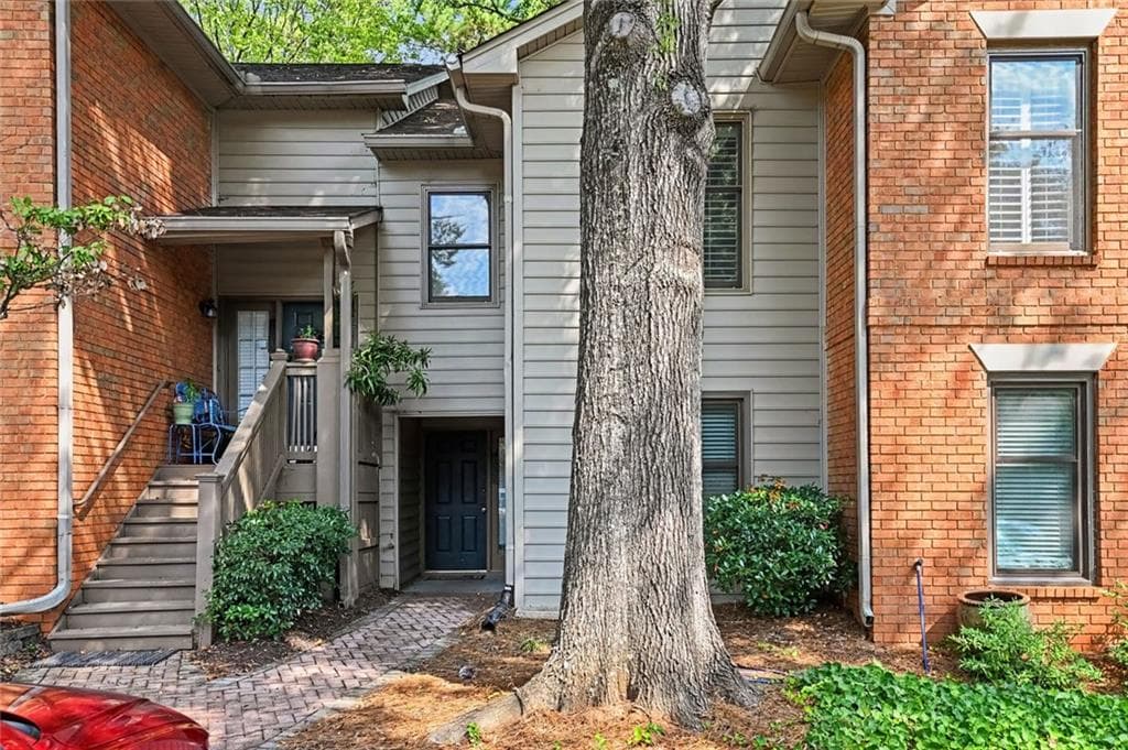 3 bedroom, 2 bathroom, 1,650 sq ft condominium for sale at 105 Garden Court, Atlanta, GA 30328