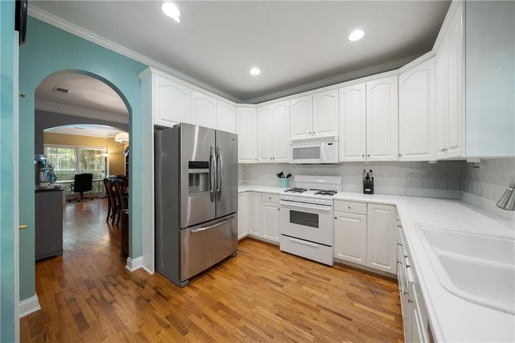 3 bedroom, 3 bathroom, 2,063 sq ft single family residence for sale at 2499 Emerald Ridge Court, Atlanta, GA 30345 — photo 10