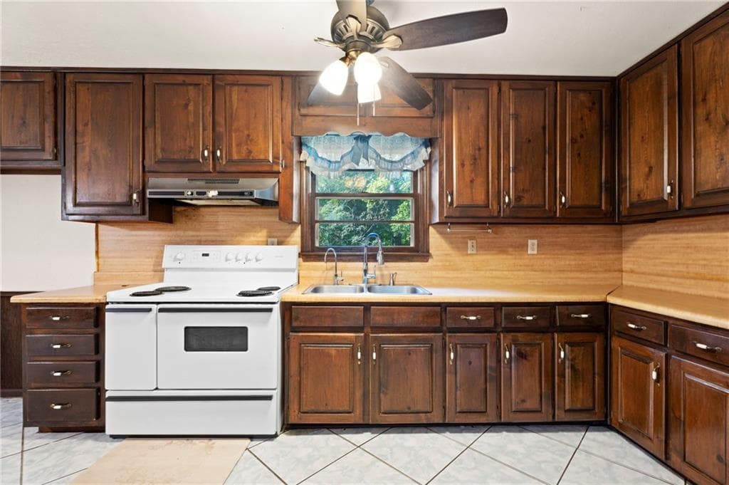 3 bedroom, 2 bathroom, 1,628 sq ft single family residence for sale at 1739 Pleasant Hill Trail, Lithonia, GA 30058 — photo 8