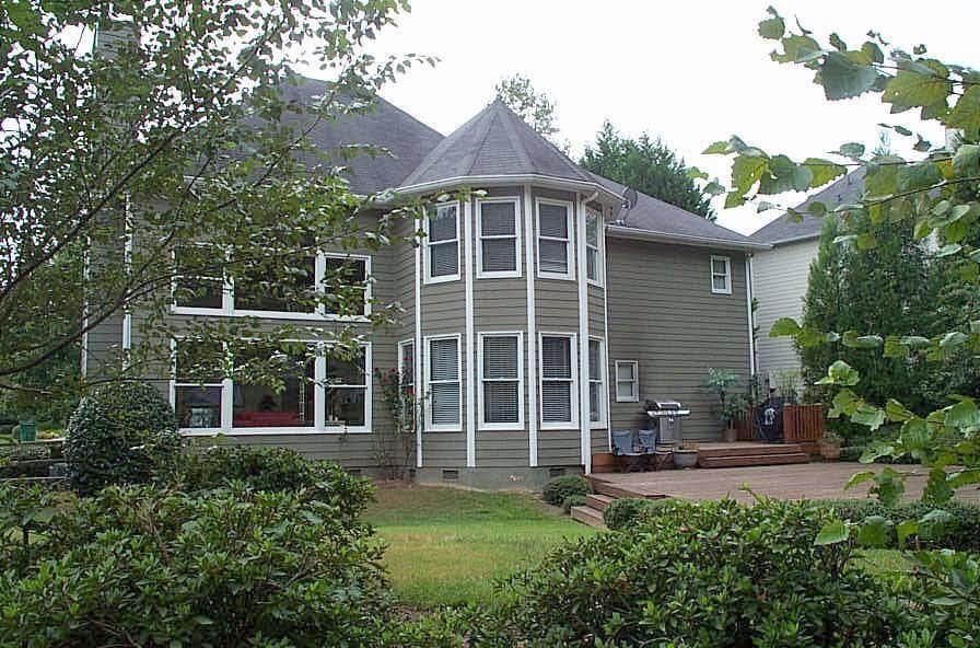 4 bedroom, 3 bathroom, 2,488 sq ft single family residence for rent at 10635 Cauley Creek Drive, Johns Creek, GA 30097 for $3,000 a month — photo 2