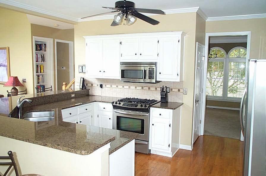 4 bedroom, 3 bathroom, 2,488 sq ft single family residence for rent at 10635 Cauley Creek Drive, Johns Creek, GA 30097 for $3,000 a month — photo 5
