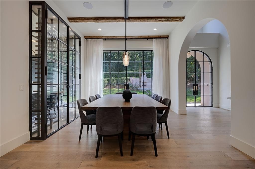 6 bedroom, 9 bathroom, 11,000 sq ft single family residence for rent at 3570 Knollwood Drive, Atlanta, GA 30305 for $50,000 a month — photo 5