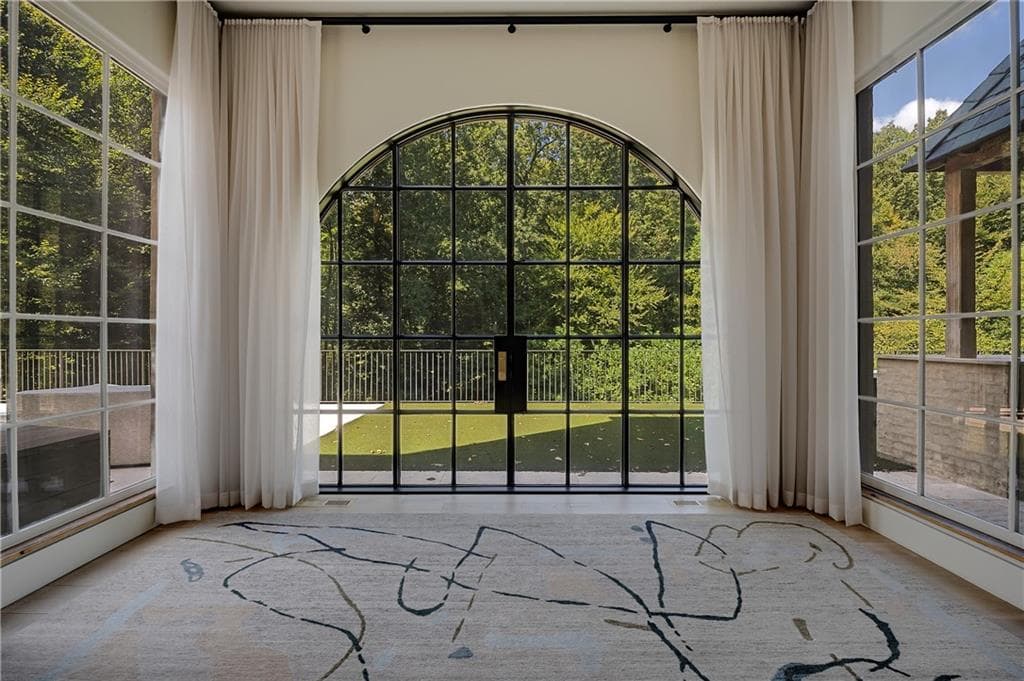 6 bedroom, 9 bathroom, 11,000 sq ft single family residence for rent at 3570 Knollwood Drive, Atlanta, GA 30305 for $50,000 a month — photo 8