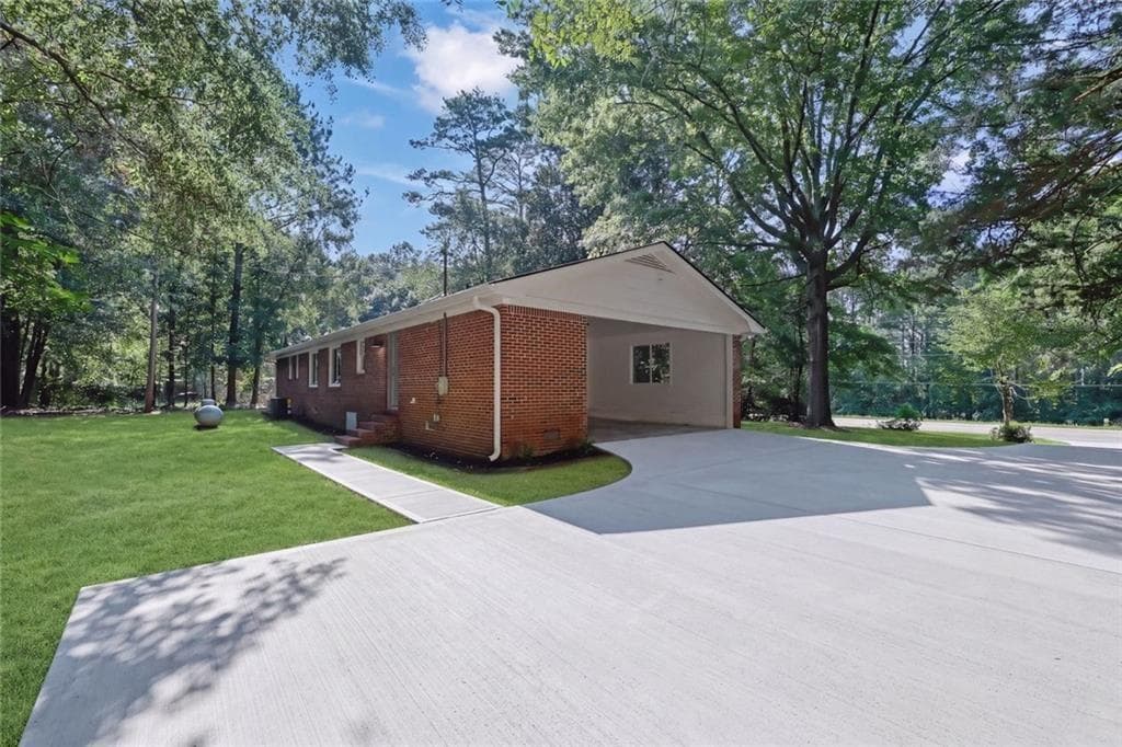 4 bedroom, 2 bathroom, 1,892 sq ft single family residence for sale at 1924 Mountain Creek Church Road, Monroe, GA 30656 — photo 4