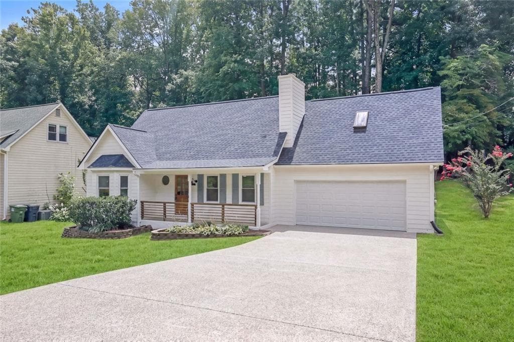 3 bedroom, 3 bathroom, 2,074 sq ft single family residence for sale at 4491 Calumet Drive, Kennesaw, GA 30152 — photo 2