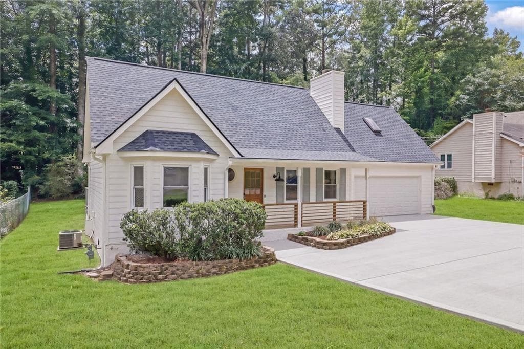 3 bedroom, 3 bathroom, 2,074 sq ft single family residence for sale at 4491 Calumet Drive, Kennesaw, GA 30152 — photo 3
