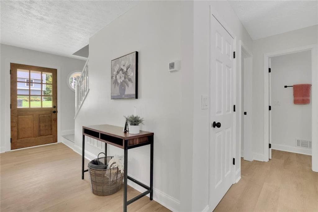 3 bedroom, 3 bathroom, 2,074 sq ft single family residence for sale at 4491 Calumet Drive, Kennesaw, GA 30152 — photo 5