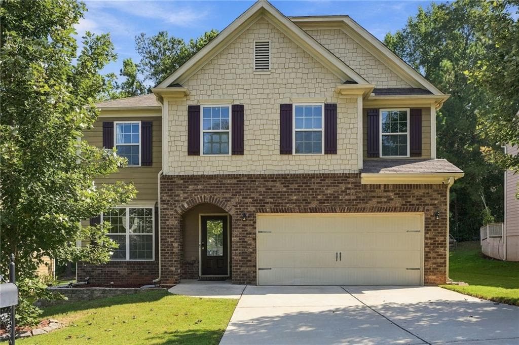 6 bedroom, 4 bathroom, 3,079 sq ft single family residence for sale at 351 The Boulevard, Newnan, GA 30263