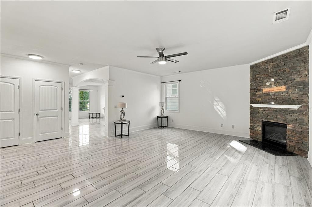 6 bedroom, 4 bathroom, 3,079 sq ft single family residence for sale at 351 The Boulevard, Newnan, GA 30263 — photo 2
