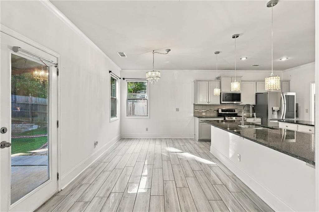 6 bedroom, 4 bathroom, 3,079 sq ft single family residence for sale at 351 The Boulevard, Newnan, GA 30263 — photo 10