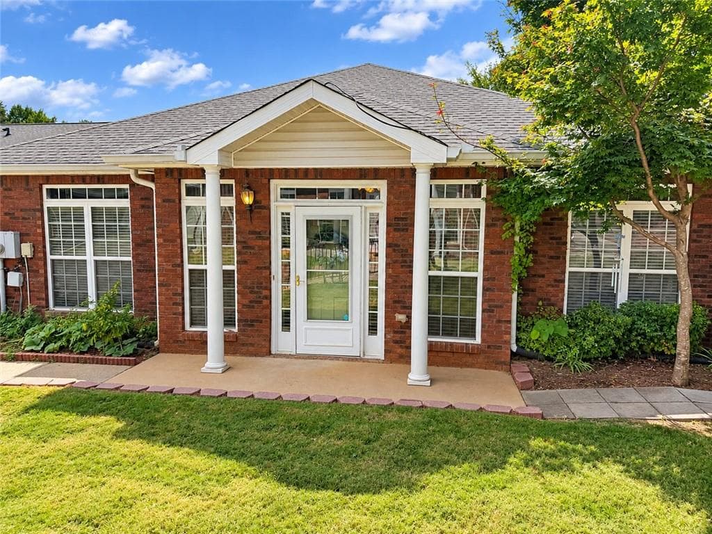 2 bedroom, 2 bathroom, 1,618 sq ft condominium for sale at 4293 Skyline View, Oakwood, GA 30566
