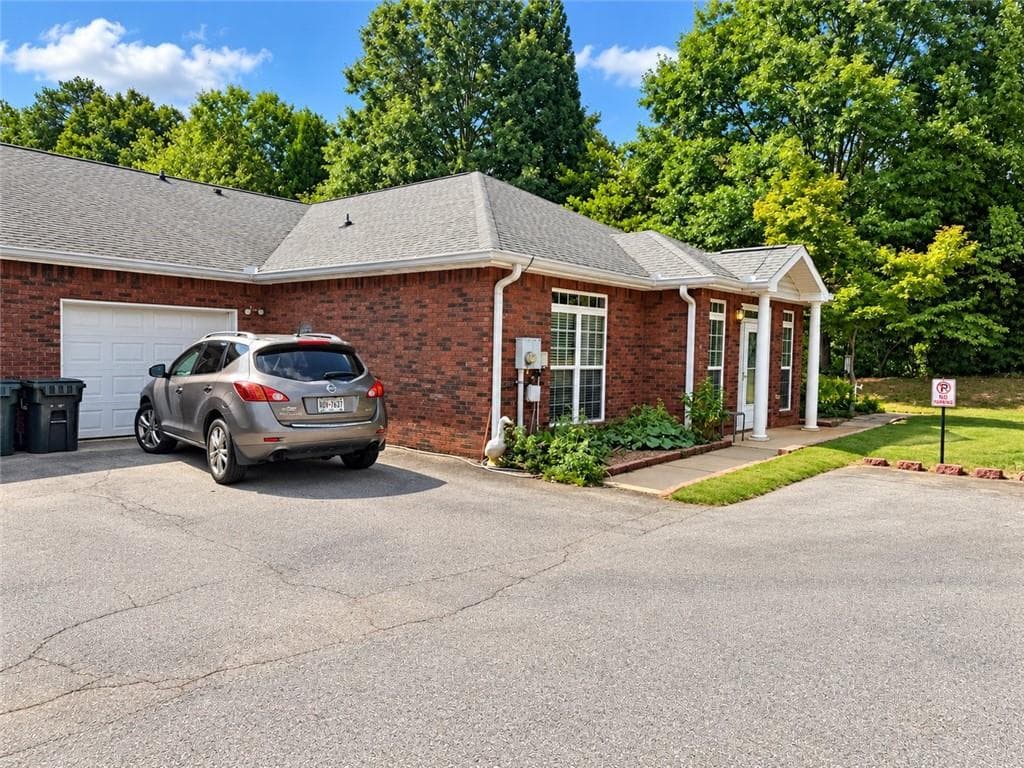 2 bedroom, 2 bathroom, 1,618 sq ft condominium for sale at 4293 Skyline View, Oakwood, GA 30566 — photo 2
