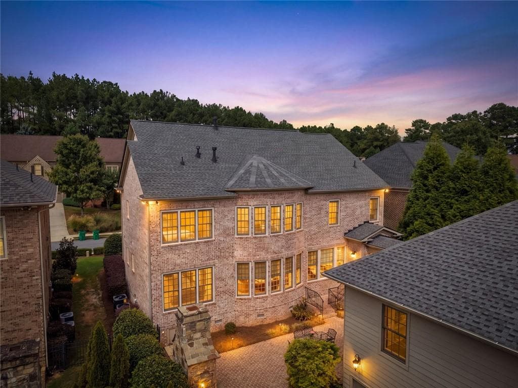 5 bedroom, 5 bathroom, 4,400 sq ft single family residence for sale at 7965 Georgetown Circle, Suwanee, GA 30024 — photo 3