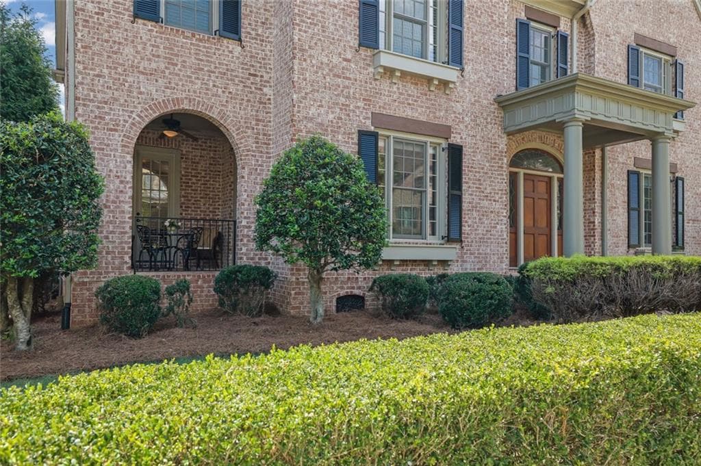 5 bedroom, 5 bathroom, 4,400 sq ft single family residence for sale at 7965 Georgetown Circle, Suwanee, GA 30024 — photo 5