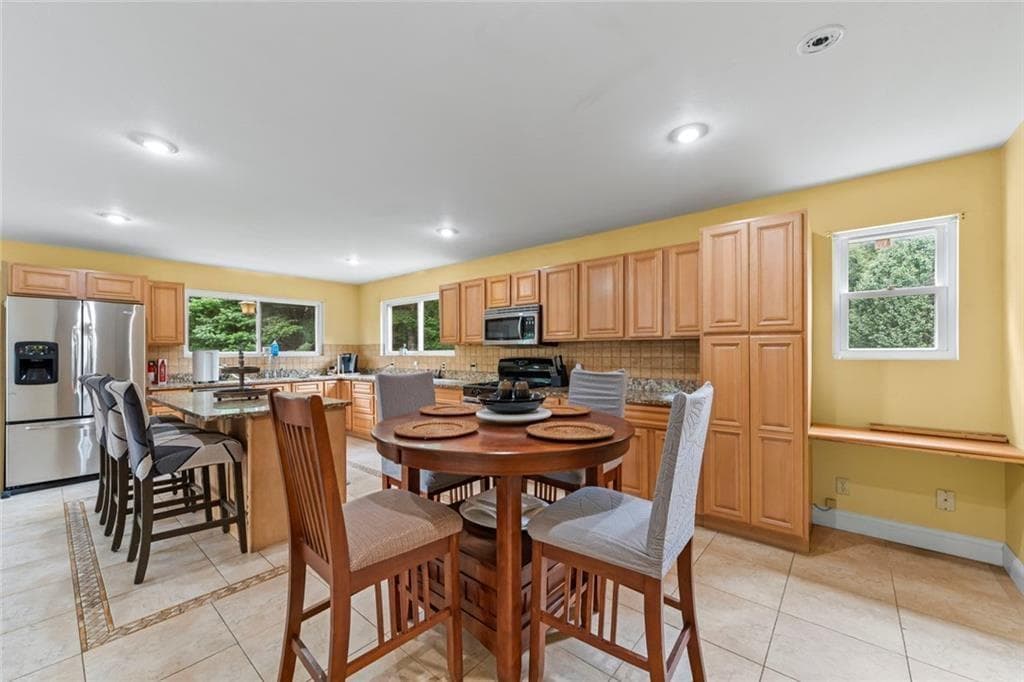3 bedroom, 4 bathroom, 3,540 sq ft single family residence for sale at 455 Holt Road, Ellijay, GA 30536 — photo 7