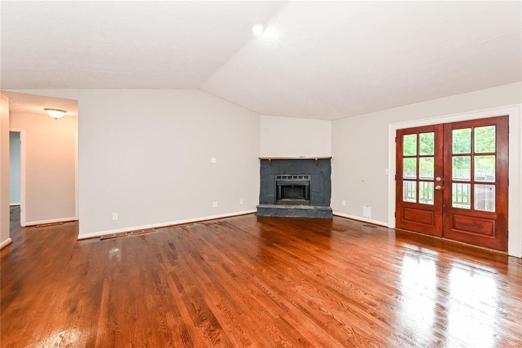 5 bedroom, 3 bathroom, 2,838 sq ft single family residence for sale at 5704 Woodvalley Trace, Norcross, GA 30071 — photo 6
