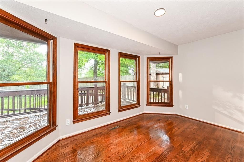 5 bedroom, 3 bathroom, 2,838 sq ft single family residence for sale at 5704 Woodvalley Trace, Norcross, GA 30071 — photo 8