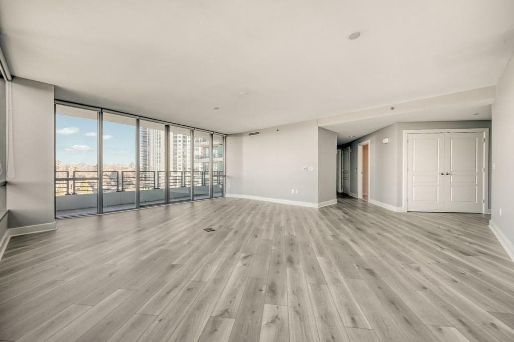 2 bedroom, 3 bathroom, 1,940 sq ft condominium for sale at 700 Park Regency Place 1207, Atlanta, GA 30326 — photo 4