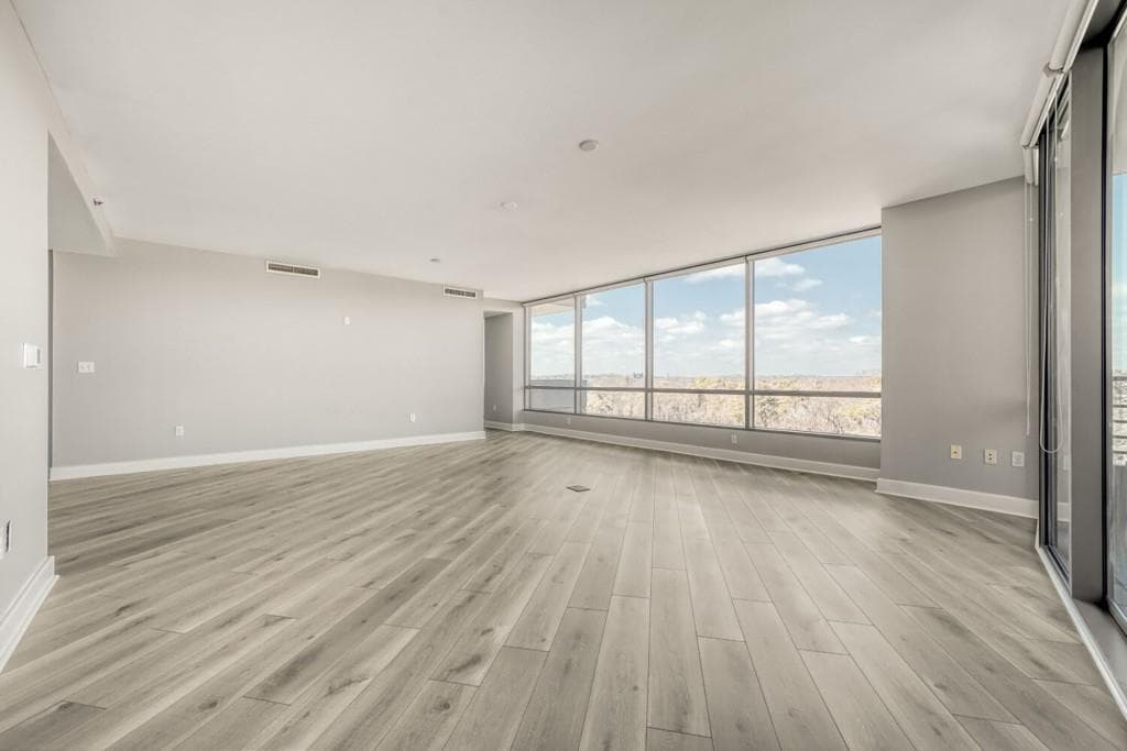 2 bedroom, 3 bathroom, 1,940 sq ft condominium for sale at 700 Park Regency Place 1207, Atlanta, GA 30326 — photo 5