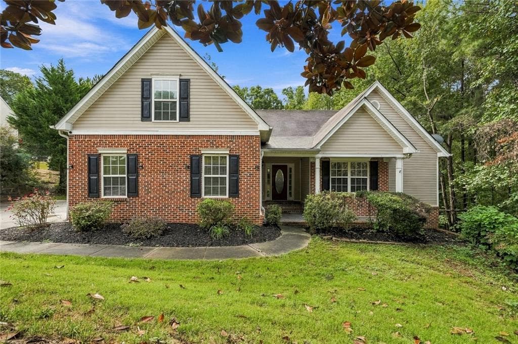 5 bedroom, 3 bathroom, 2,483 sq ft single family residence for sale at 6749 Carriage Walk Lane, Flowery Branch, GA 30542