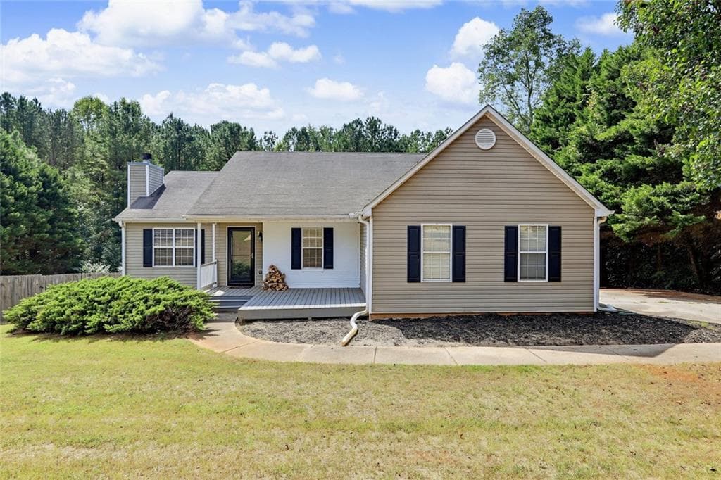 3 bedroom, 2 bathroom, 1,593 sq ft single family residence for sale at 830 Riverwood Drive, Monroe, GA 30655