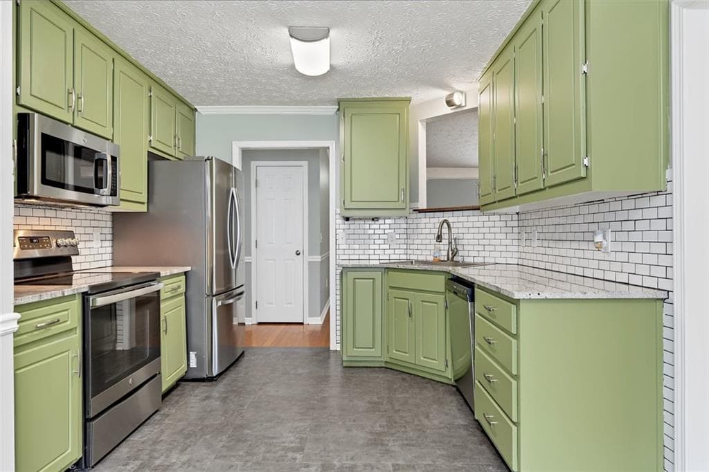 3 bedroom, 2 bathroom, 1,593 sq ft single family residence for sale at 830 Riverwood Drive, Monroe, GA 30655 — photo 3