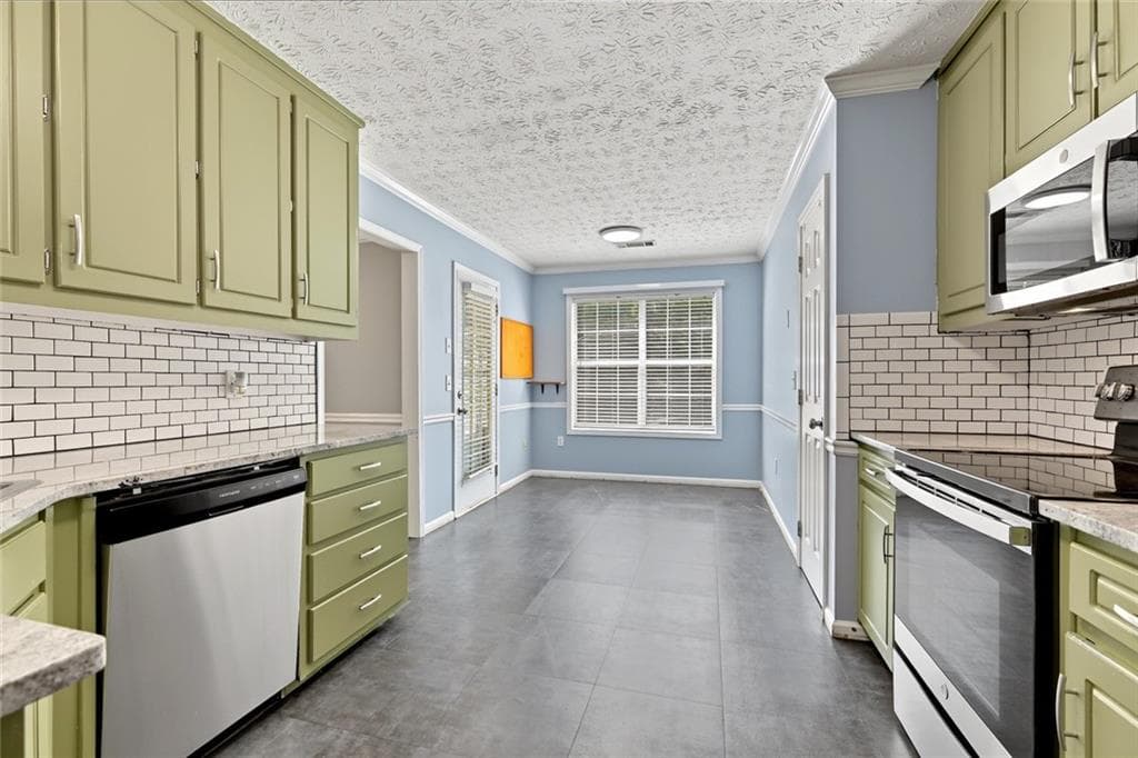 3 bedroom, 2 bathroom, 1,593 sq ft single family residence for sale at 830 Riverwood Drive, Monroe, GA 30655 — photo 9