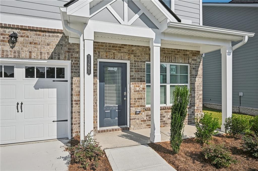4 bedroom, 3 bathroom, 2,030 sq ft single family residence under contract at 11167 Suria Drive, Covington, GA 30014 — photo 4