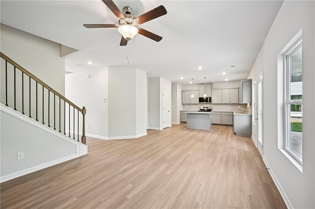 4 bedroom, 3 bathroom, 2,030 sq ft single family residence under contract at 11167 Suria Drive, Covington, GA 30014 — photo 6