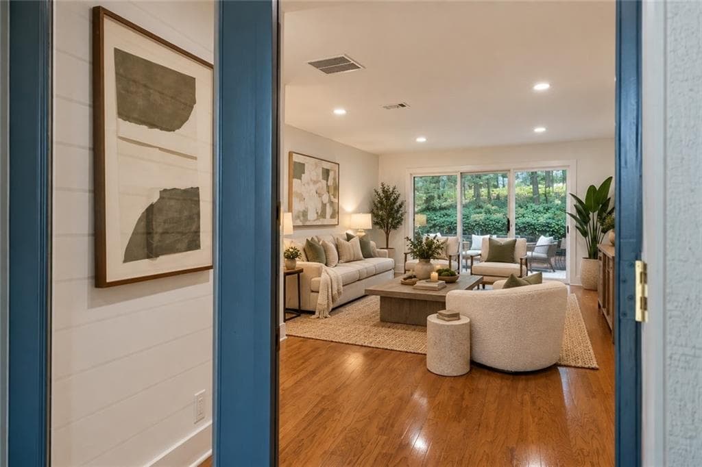 4 bedroom, 3 bathroom, 2,860 sq ft single family residence for sale at 4198 Lake Rill Court, Marietta, GA 30062 — photo 7