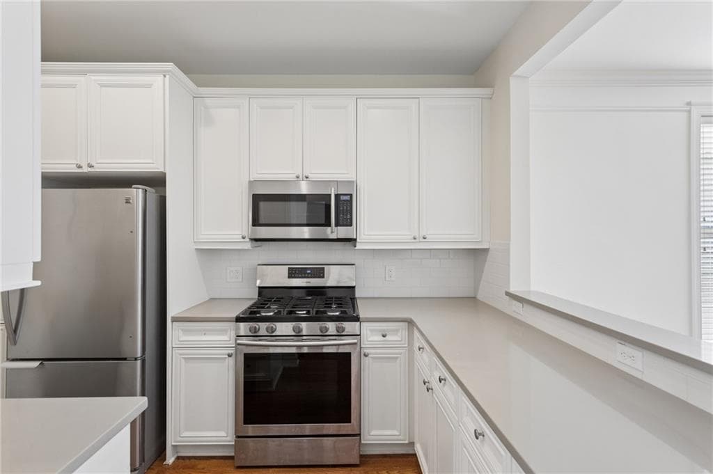 1 bedroom, 1 bathroom, 800 sq ft condominium for sale at 3101 Howell Mill Road 222, Atlanta, GA 30327 — photo 4