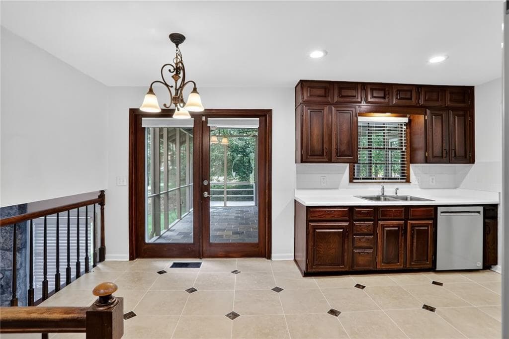 4 bedroom, 3 bathroom, 2,632 sq ft single family residence for rent at 447 Cove Drive, Marietta, GA 30067 for $3,500 a month — photo 4