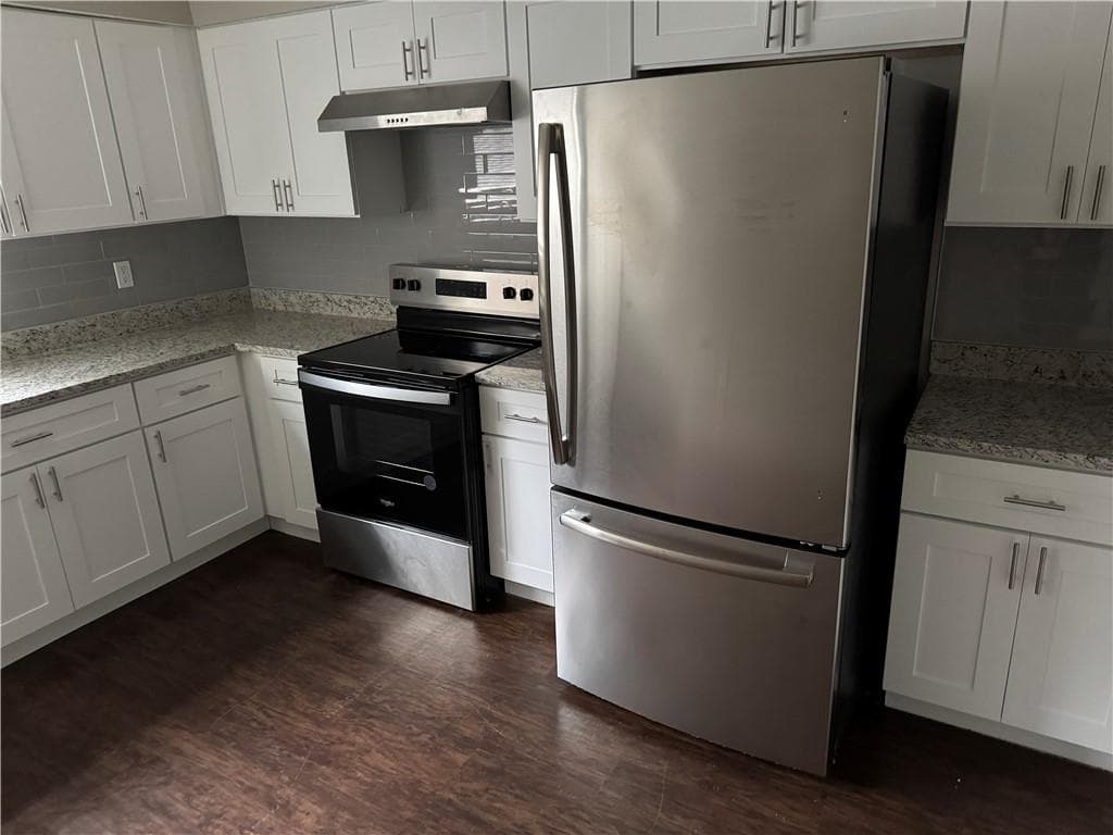 3 bedroom, 2 bathroom, 1,514 sq ft condominium for sale at 8586 Creekwood Way, Jonesboro, GA 30238 — photo 2