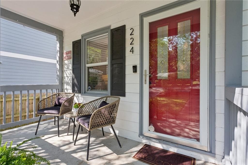 3 bedroom, 2 bathroom, 1,344 sq ft single family residence for sale at 224 Murray Hill Avenue, Atlanta, GA 30317 — photo 2