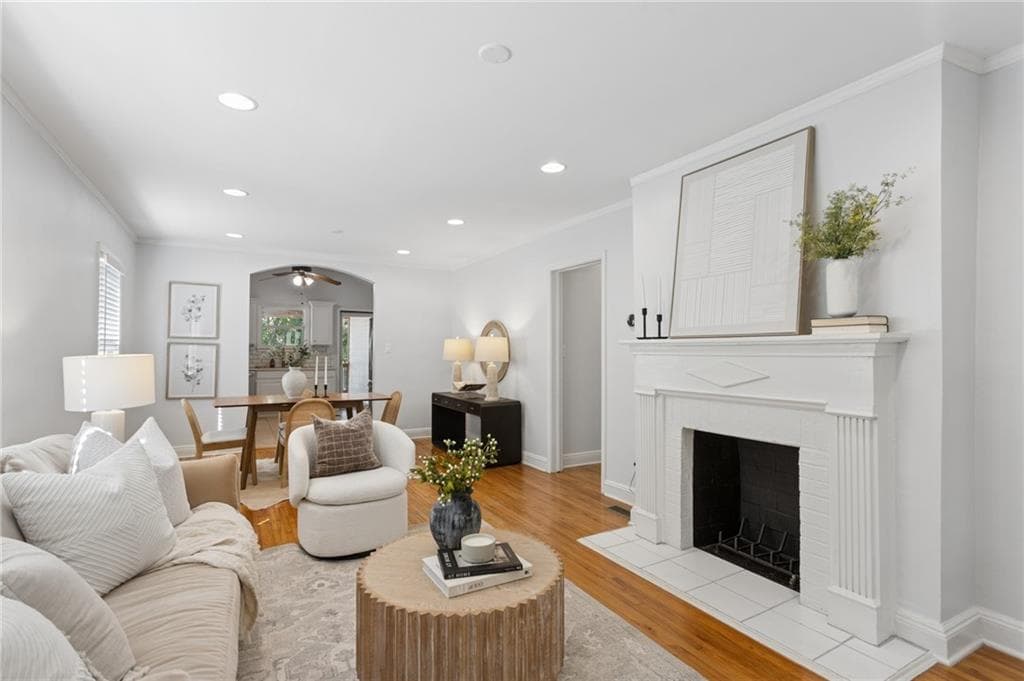3 bedroom, 2 bathroom, 1,344 sq ft single family residence for sale at 224 Murray Hill Avenue, Atlanta, GA 30317 — photo 4