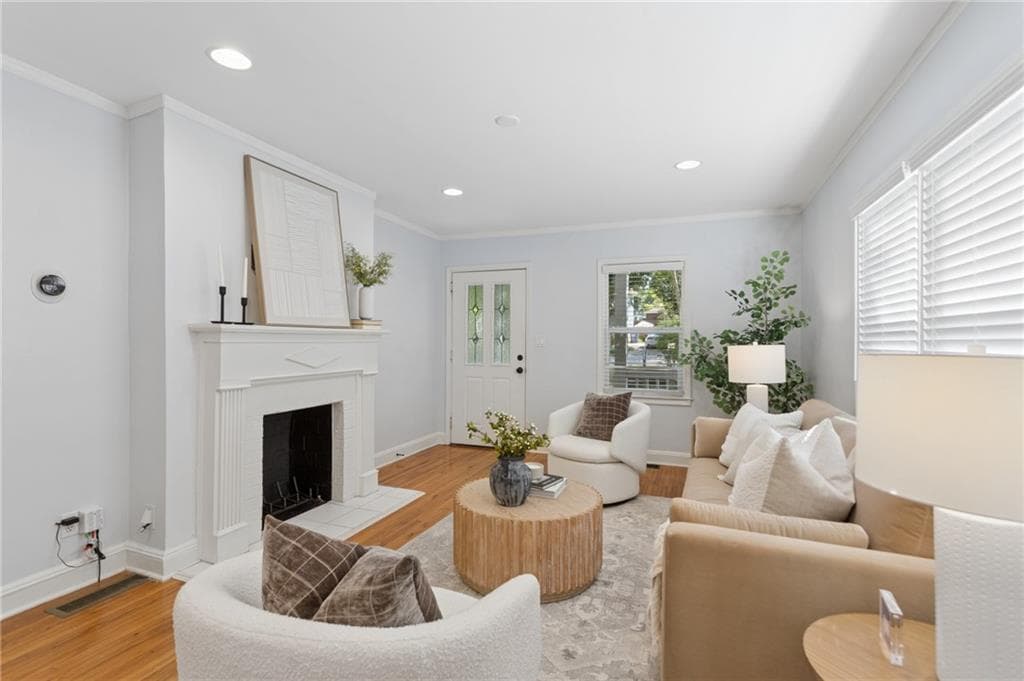 3 bedroom, 2 bathroom, 1,344 sq ft single family residence for sale at 224 Murray Hill Avenue, Atlanta, GA 30317 — photo 5