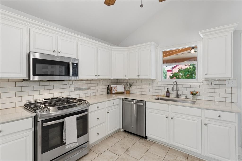 3 bedroom, 2 bathroom, 1,344 sq ft single family residence for sale at 224 Murray Hill Avenue, Atlanta, GA 30317 — photo 10